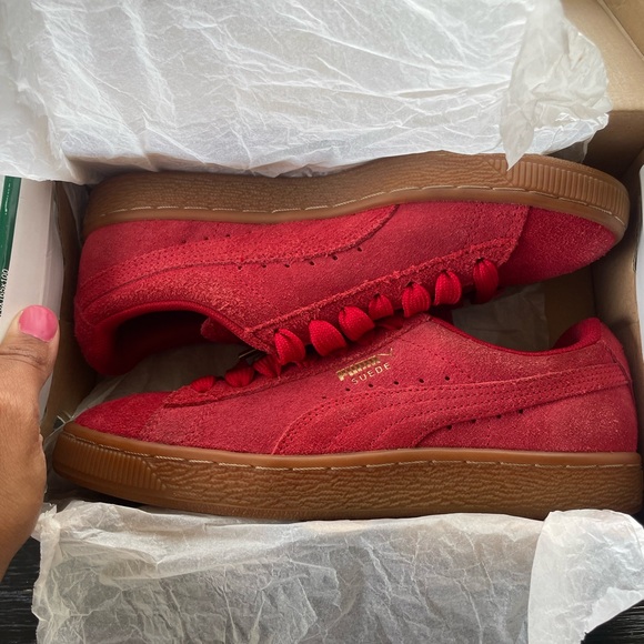 Women Puma suede shoes - Picture 3 of 7